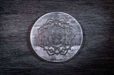 Selenite Om Plate 